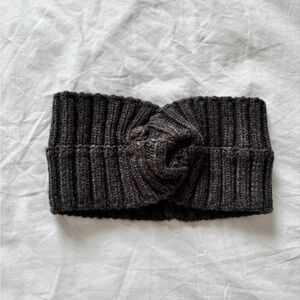 Aritzia Main Character Gray Ribbed Headband knit ski winter head wrap beanie